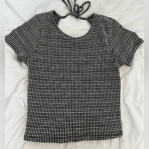 Cropped Black and White Pattern T-Shirt with Tie